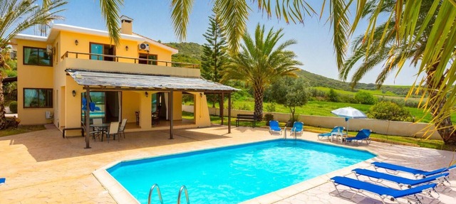Villa Noni Large Private Pool, A/C, WiFi in Polis