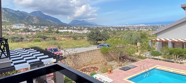Villa of Eden w/amazing sea&mountains views in silent neighborhood in Çatalköy Girne