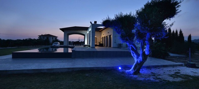 Villa Olivo Maroni, Charming 3-Bedroom VILLA with Private Pool in 4000sm plot in Maroni