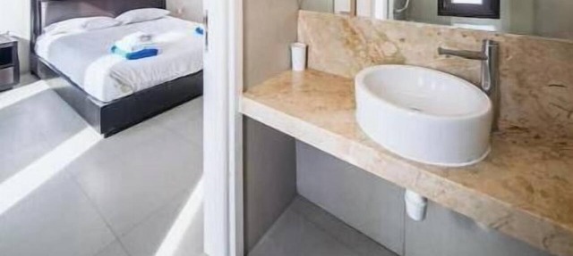Villa Pantheon with Private Pool & Jacuzzi in Pomos