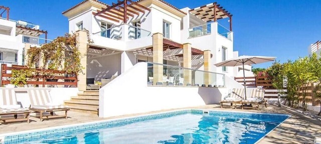Villa Porto - 4 Bed Villa, Private Pool, Coral Bay in Paphos