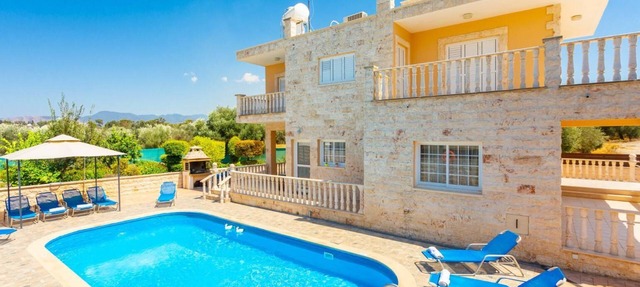 Villa Prodromi Large Private Pool, A/C, WiFi in Poli Crysochous