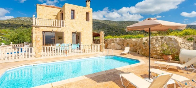 Villa Rallo - Three Bedroom Villa, Sleeps 6 in Steni