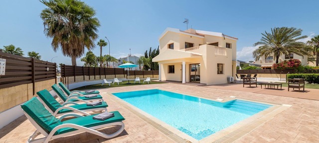 Villa Sarah - Charming Ayia Thekla Getaway in Ayia Napa