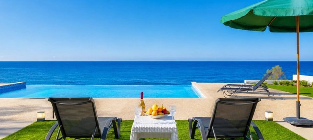 Villa Stella Sunset - Four Bedroom Villa, Sleeps 8 in Nea Dimmata
