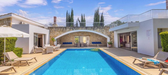 Villa Stephanos - Three Bedroom Villa, Sleeps 6 in Theletra