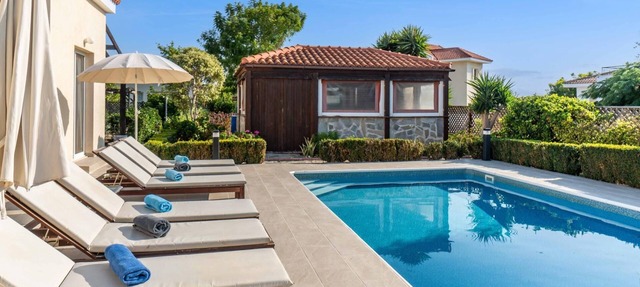 Villa Summerside by Ezoria Villas in Coral Bay