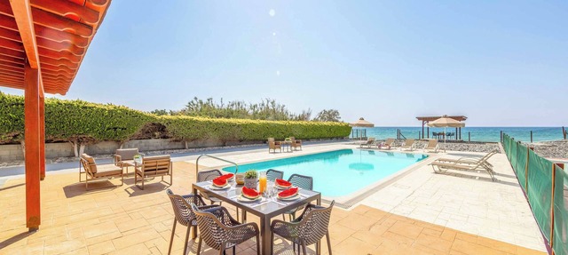 Villa Thalassa - Three Bedroom Villa, Sleeps 6 in Argaka