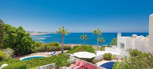 Villa Topaz Bay - 4 Bed Villa, Amazing Views! Close to Beach in Kissonerga