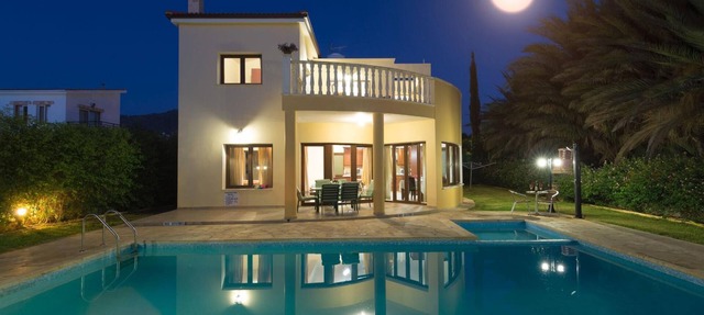 Villa Tsikkos Tria in Argaka in Argaka