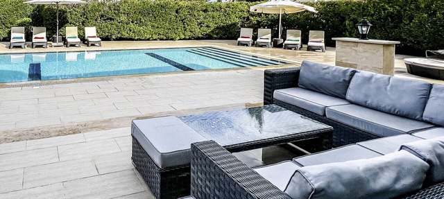 Villa with Private Pool and Backyard in Lapta in Charkeia