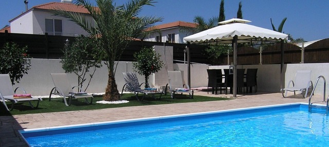 Villa With Private Pool And Scenic Views in Larnaca