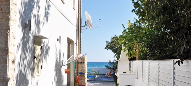 Villa With Private Pool By The Sea in MAZOTOS