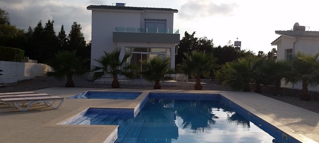 Village Location with stunning Sea/Pool views, 3 minutes walk from restaurants in Esentepe