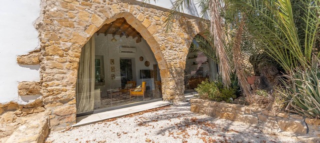 WealthyStays: 1927 Heritage House in Nicosia