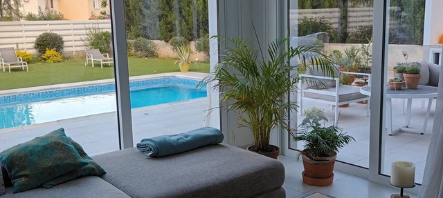 Wonderful Villa with pool - 2 min from the beach! in Oroklini