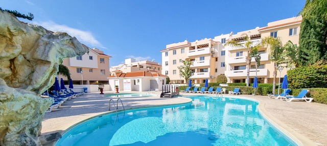 Yaar Apartment with pool and tennis court in Pyla