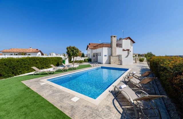 200 m² Villa ∙ 4 bedrooms ∙ 8 guests in Sotira