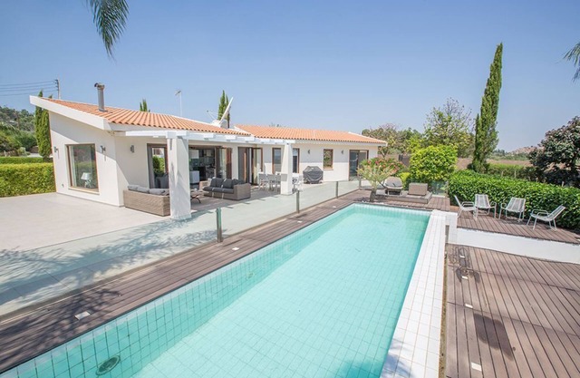 Protaras Oscar Domain Villa OD04 - a villa that sleeps 9 guests in 4 bedrooms in Protaras