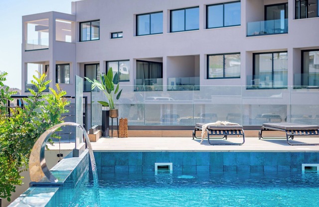 Sanders River Plaza - Open 1-Bdr Apt with Balcony in Limassol