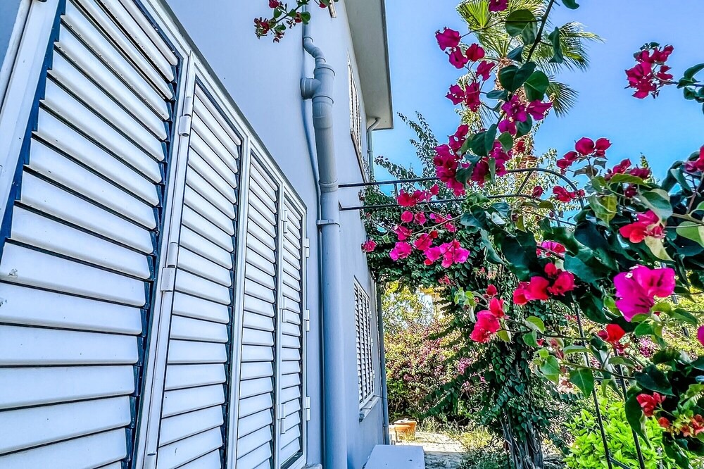 Edremit House | Duplex Villa w Private Beach and Garden in Kyrenia