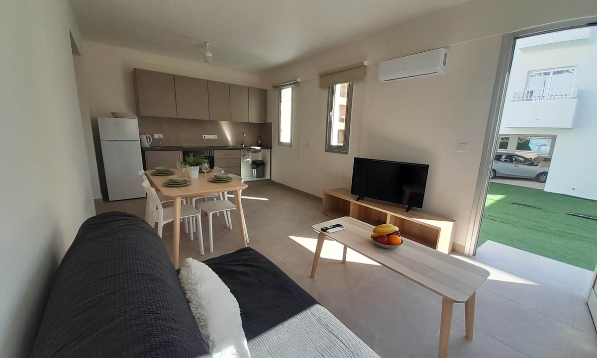 Pervolia Apartment | Pervolia Paradise Apartment 06