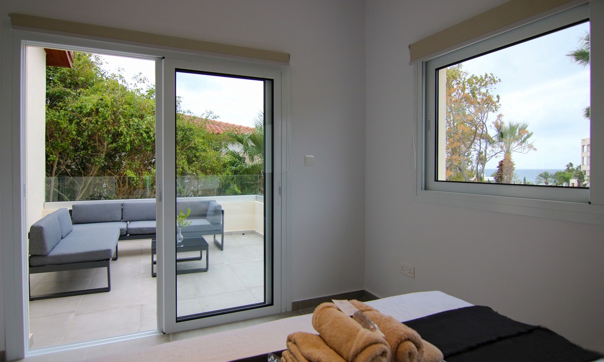Paphos Apartment | Phaedrus Living: Seaside Modern Flat Limnaria 123