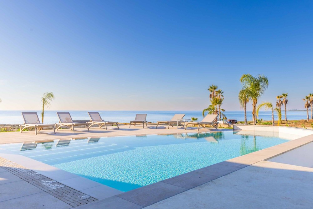 Softades Villa | Larnaca Blue 1 - Four Bedroom Villa, Sleeps 8