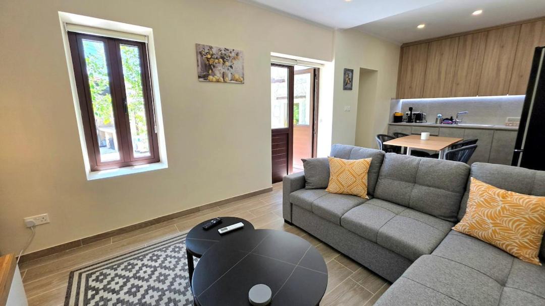 Vasa Koilaniou House | Lemon Tree Cottage-Vasa Koilaniou