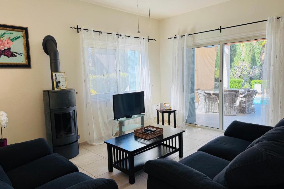 Latchi Villa | Beach villa Gladiolus