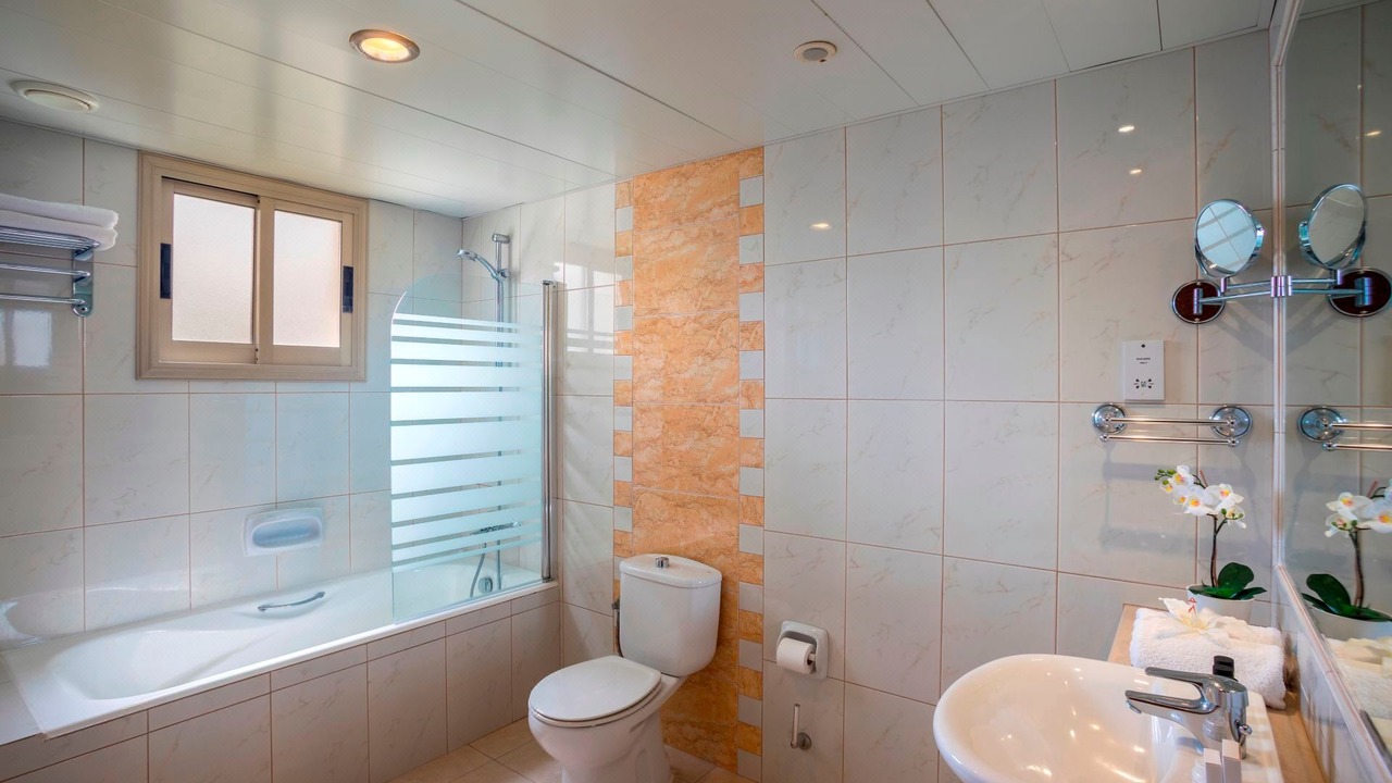 Photo of Bathroom in Geroskipou