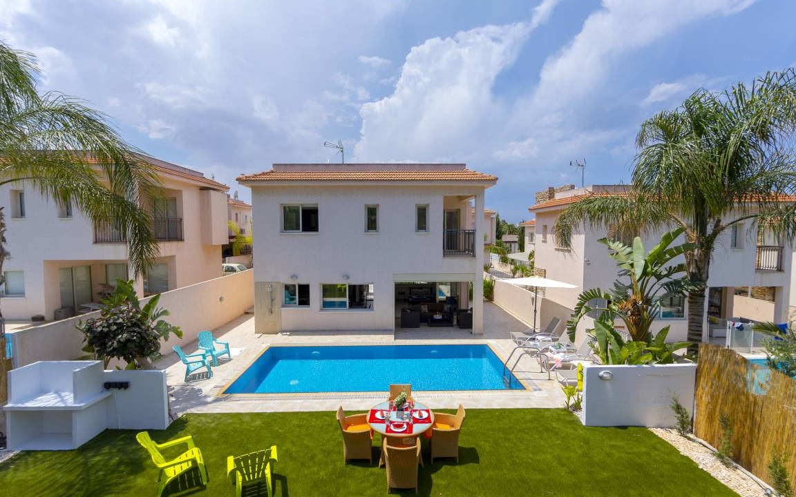 Photo of Patio Balcony in Pernera