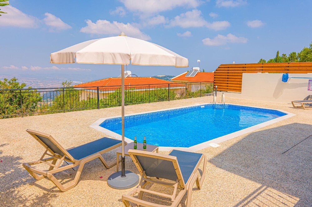Photo of Outdoor in Meladeia