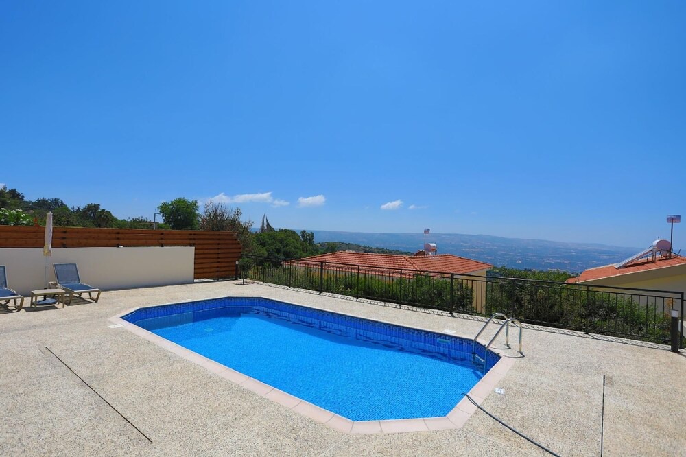 Photo of Outdoor in Meladeia