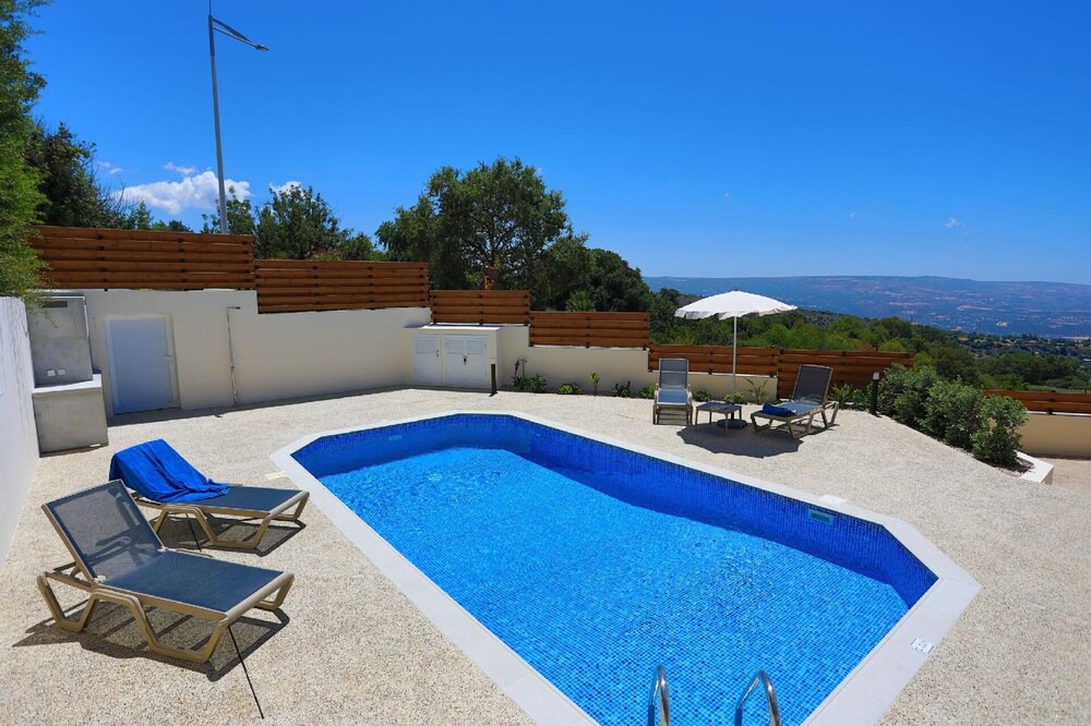 Photo of Outdoor in Meladeia
