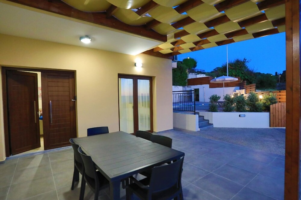 Photo of Outdoor in Meladeia
