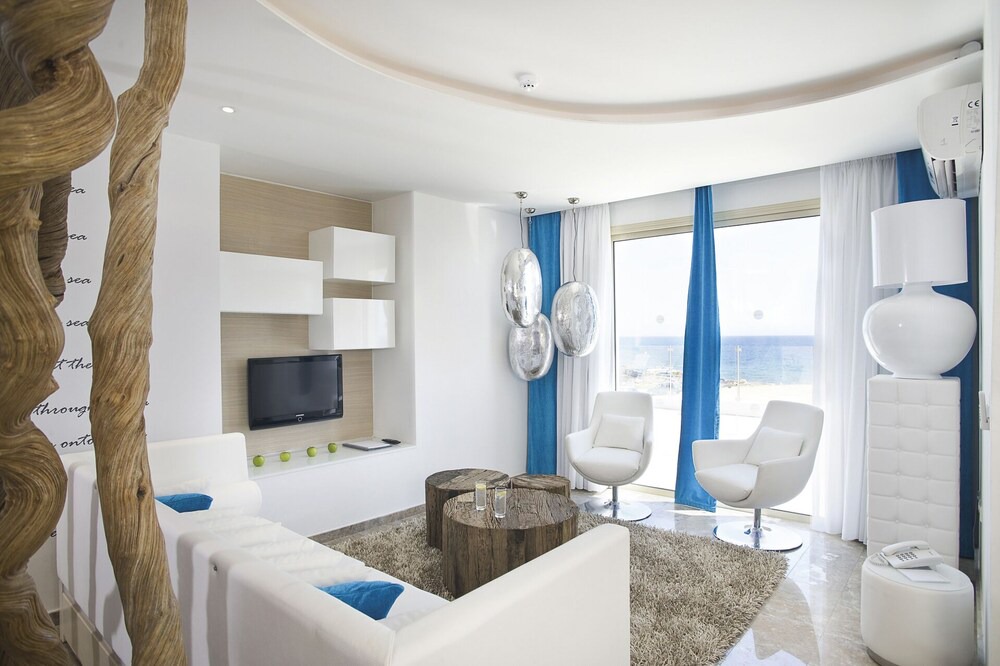 Photo of Livingroom in Pernera
