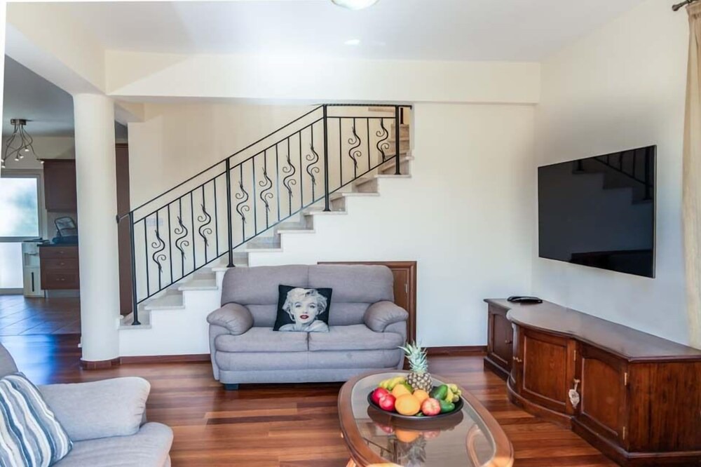 Photo of Livingroom in Prodromi