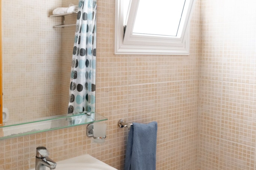 Photo of Bathroom in Latsi