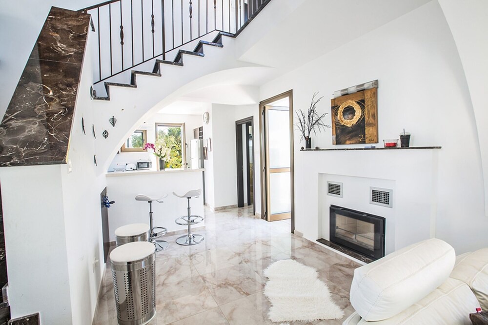 Photo of Livingroom in Ayia Thekla
