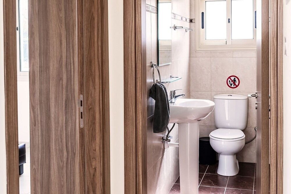 Photo of Bathroom in Polis