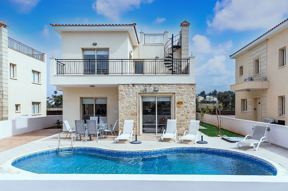 Photo of Outdoor in Polis