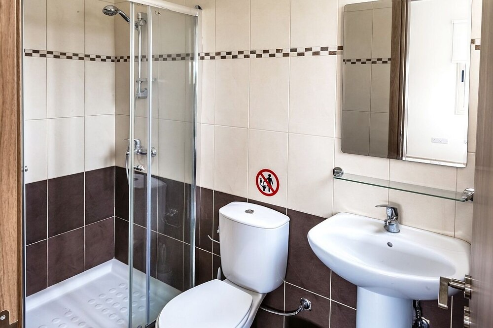 Photo of Bathroom in Polis