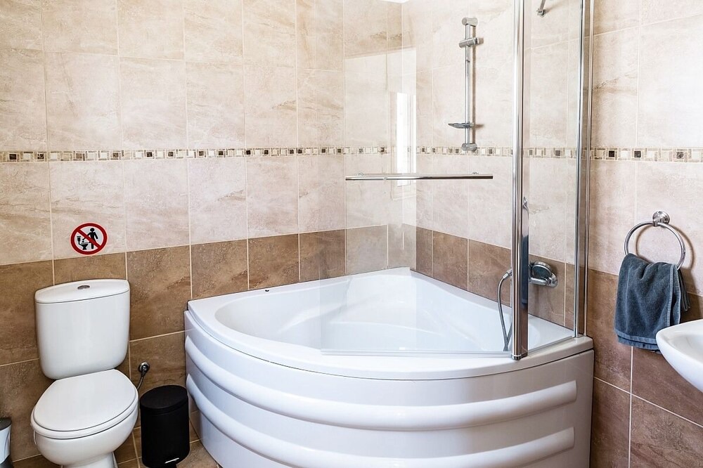 Photo of Bathroom in Polis
