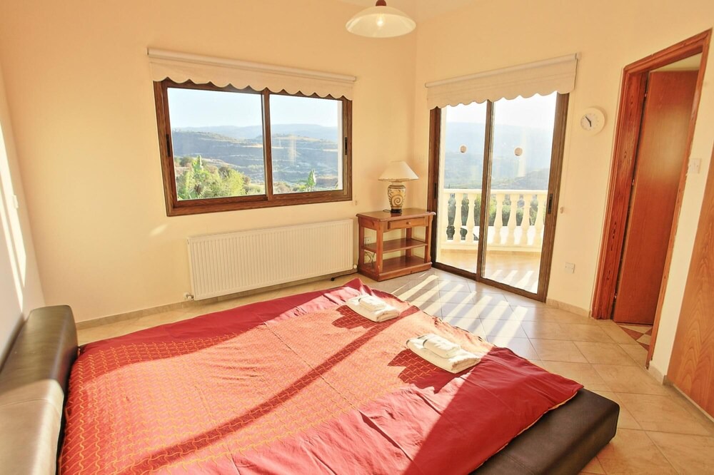 Photo of Bedroom in Pano Arodhes
