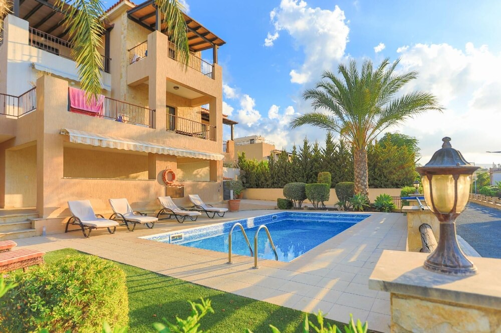 Photo of Outdoor in Latsi