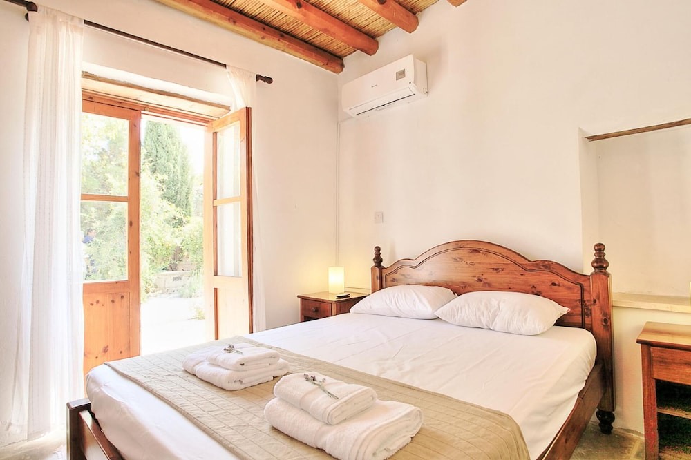 Photo of Bedroom in Droushia