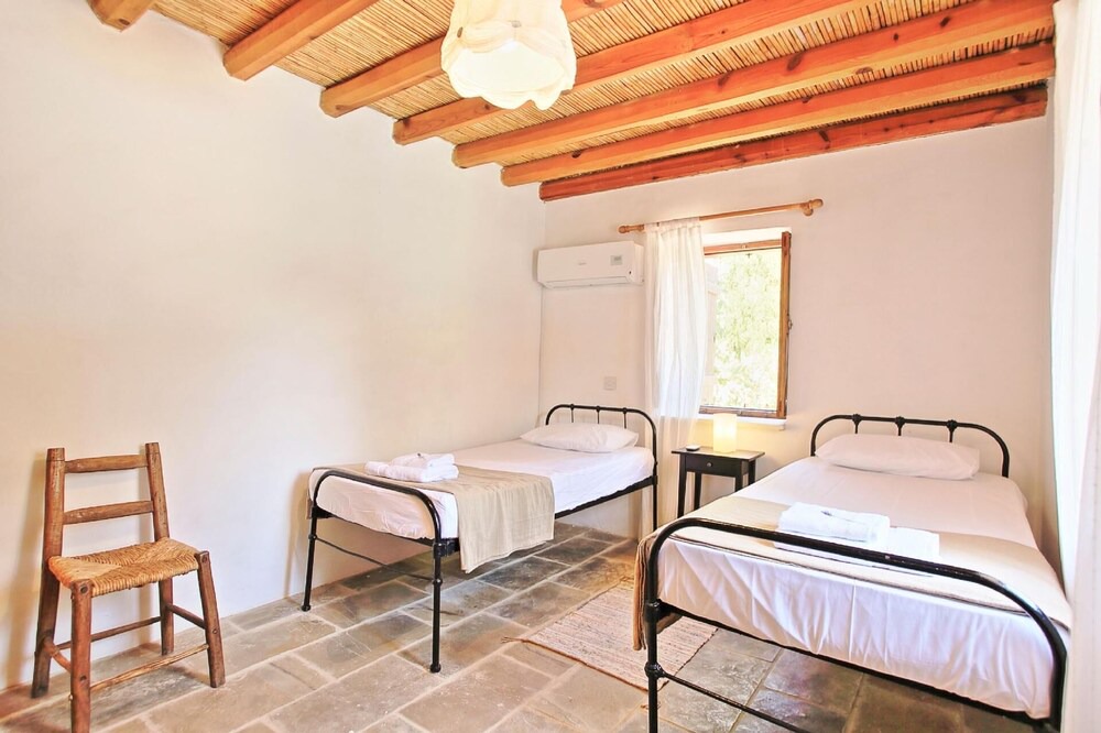 Photo of Bedroom in Droushia