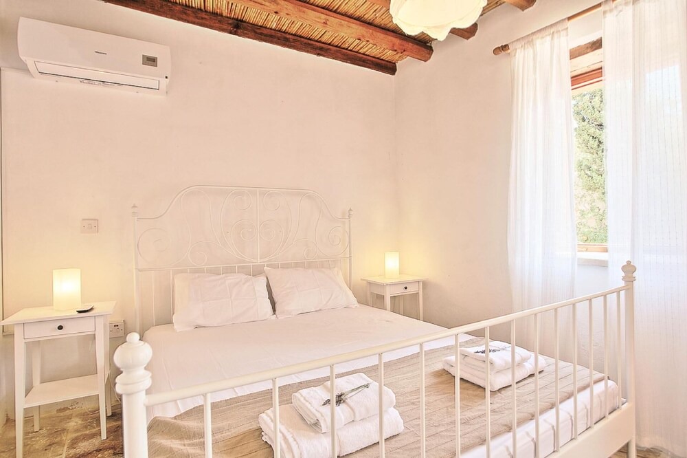 Photo of Bedroom in Droushia