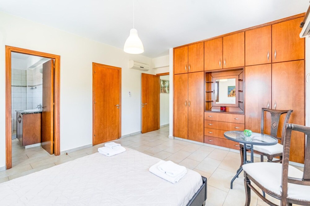 Photo of Bedroom in Droushia